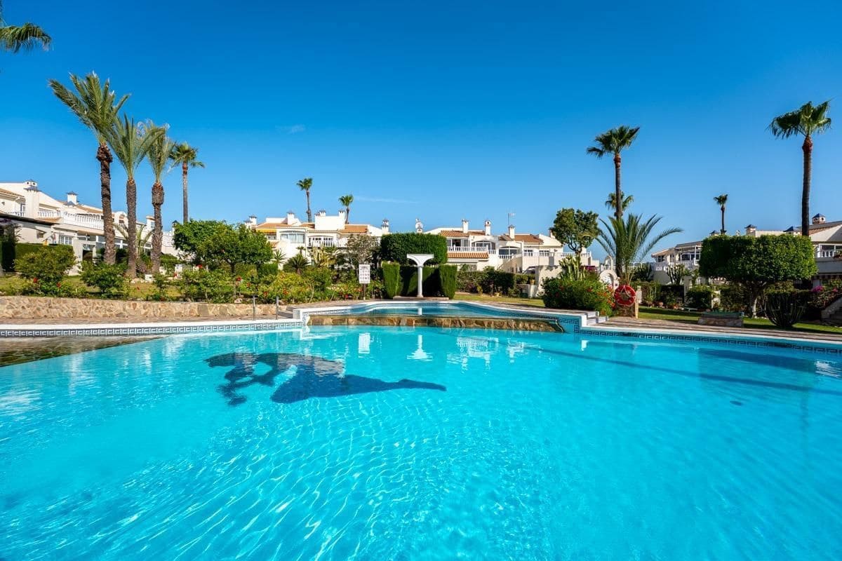 2 soveværelse Villa til salg i Los Altos med swimmingpool - € 339.900 (Ref: 9944368)
