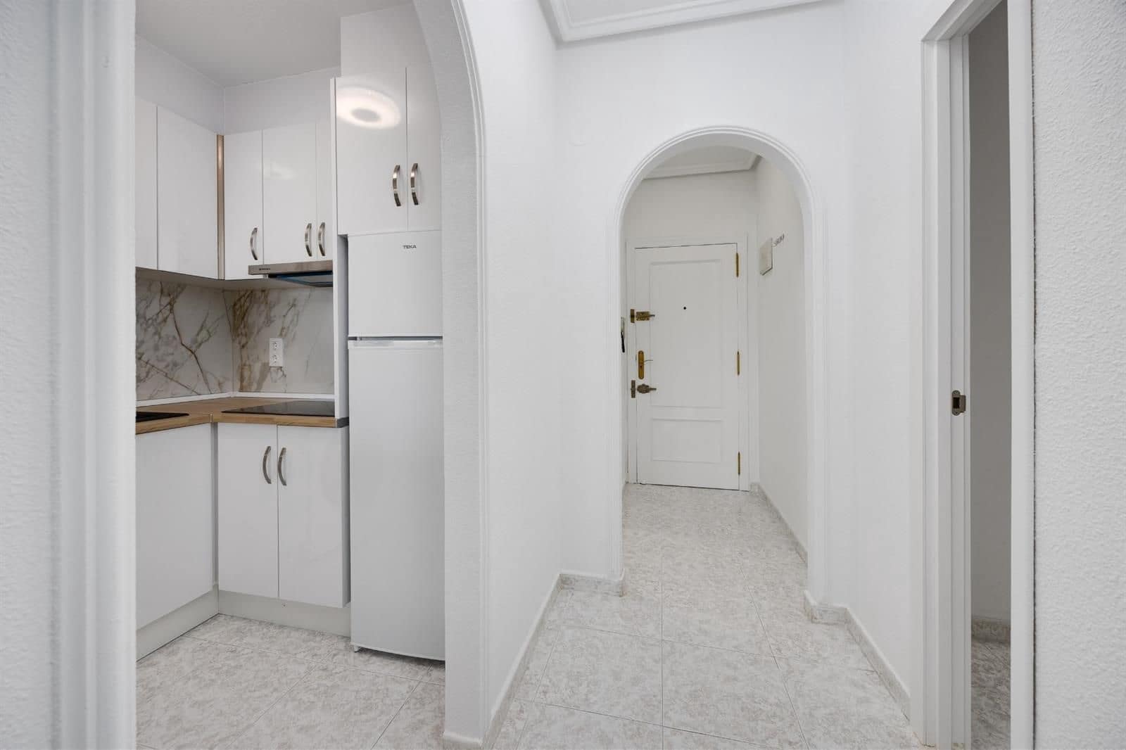 2 bedroom Flat for sale in Torrevieja - € 155,000 (Ref: 9950222)