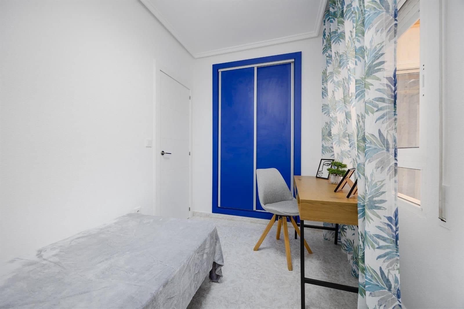 2 bedroom Flat for sale in Torrevieja - € 155,000 (Ref: 9950222)