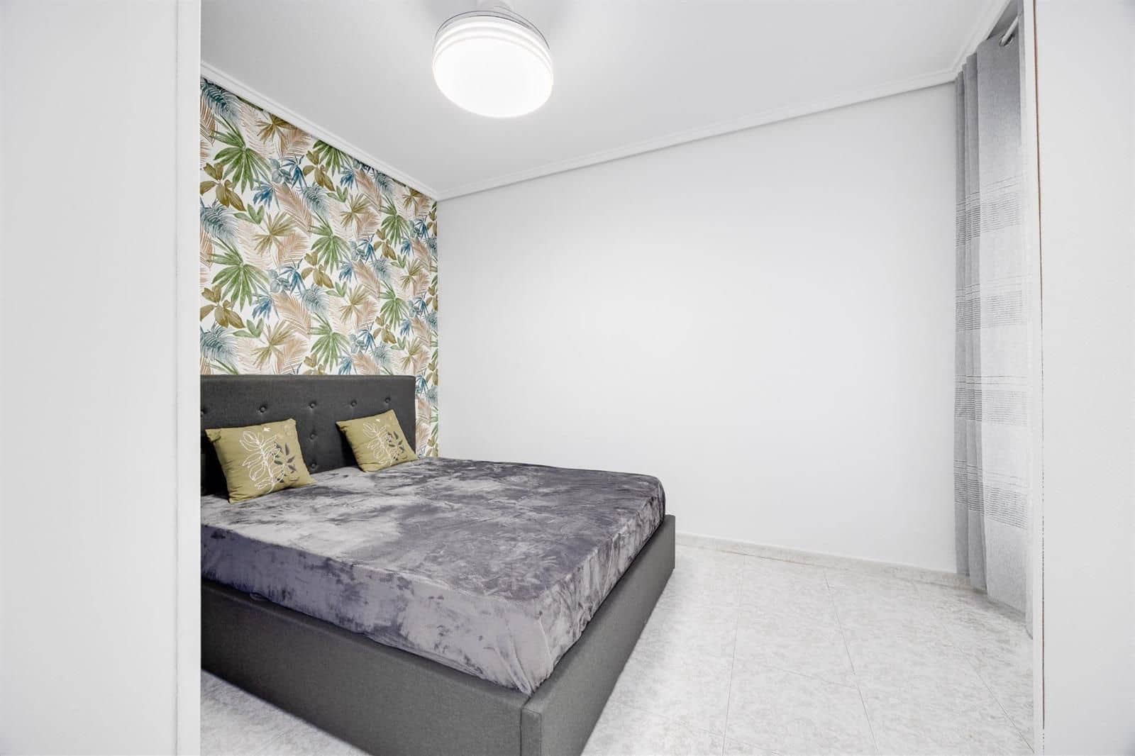 2 bedroom Flat for sale in Torrevieja - € 155,000 (Ref: 9950222)