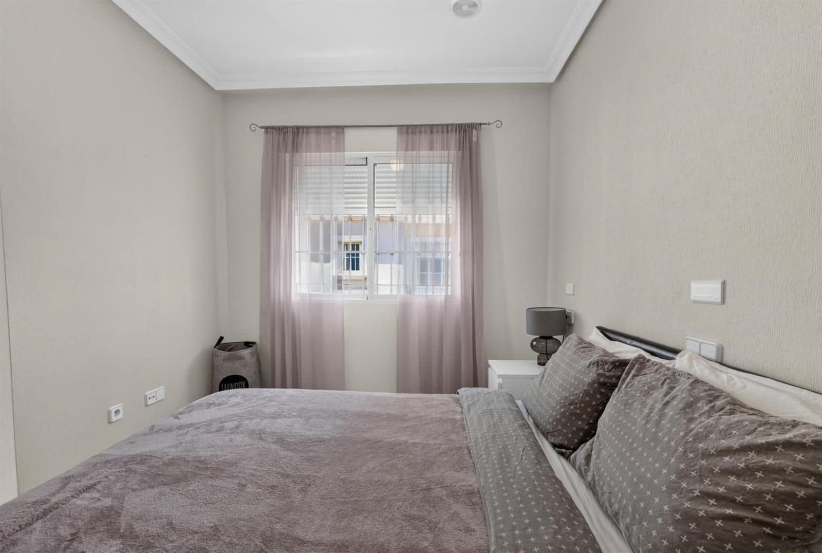 3 soveværelse Villa til salg i Orihuela Costa med swimmingpool garage - € 299.000 (Ref: 9953387)
