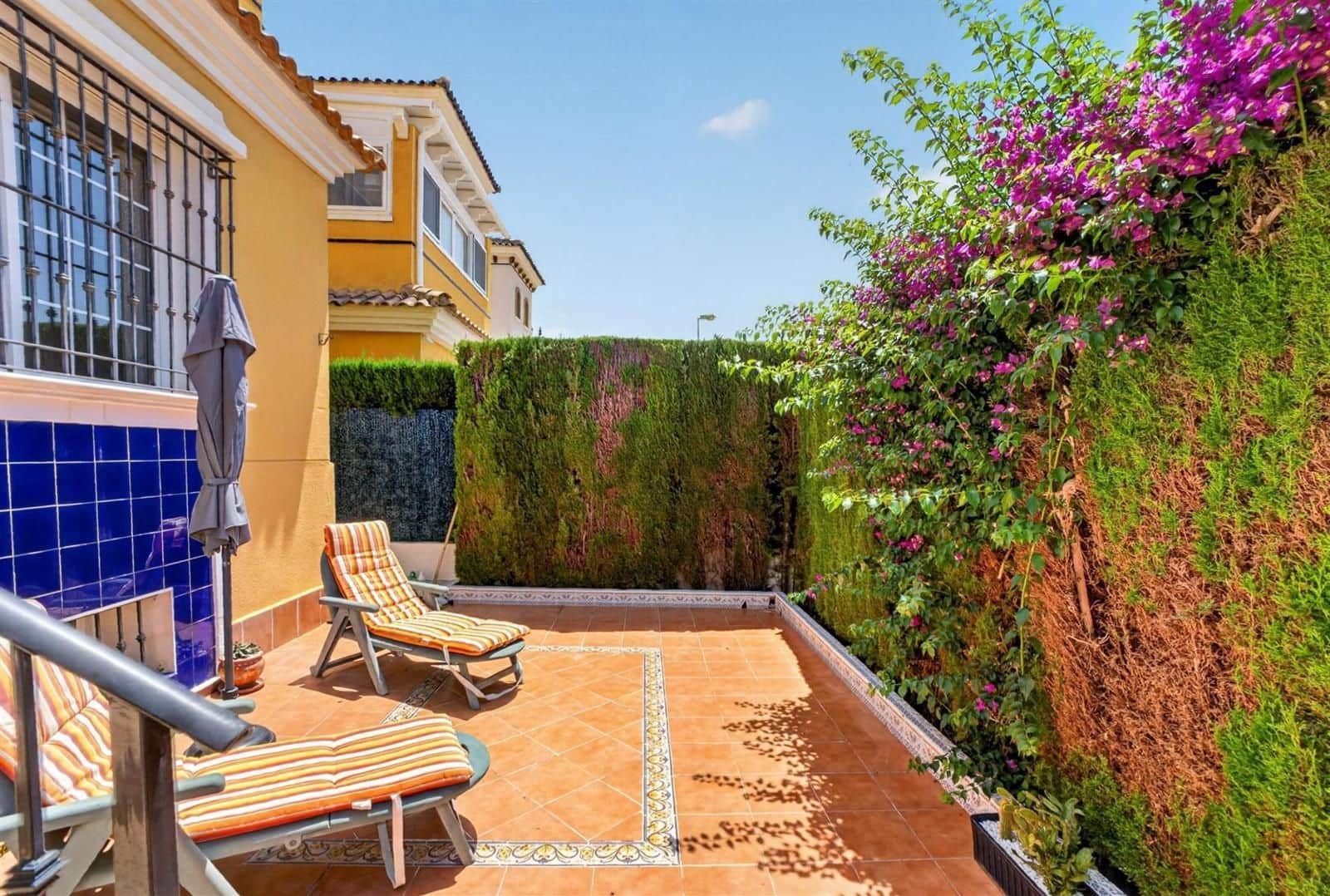 3 soveværelse Villa til salg i Orihuela Costa med swimmingpool garage - € 299.000 (Ref: 9953387)