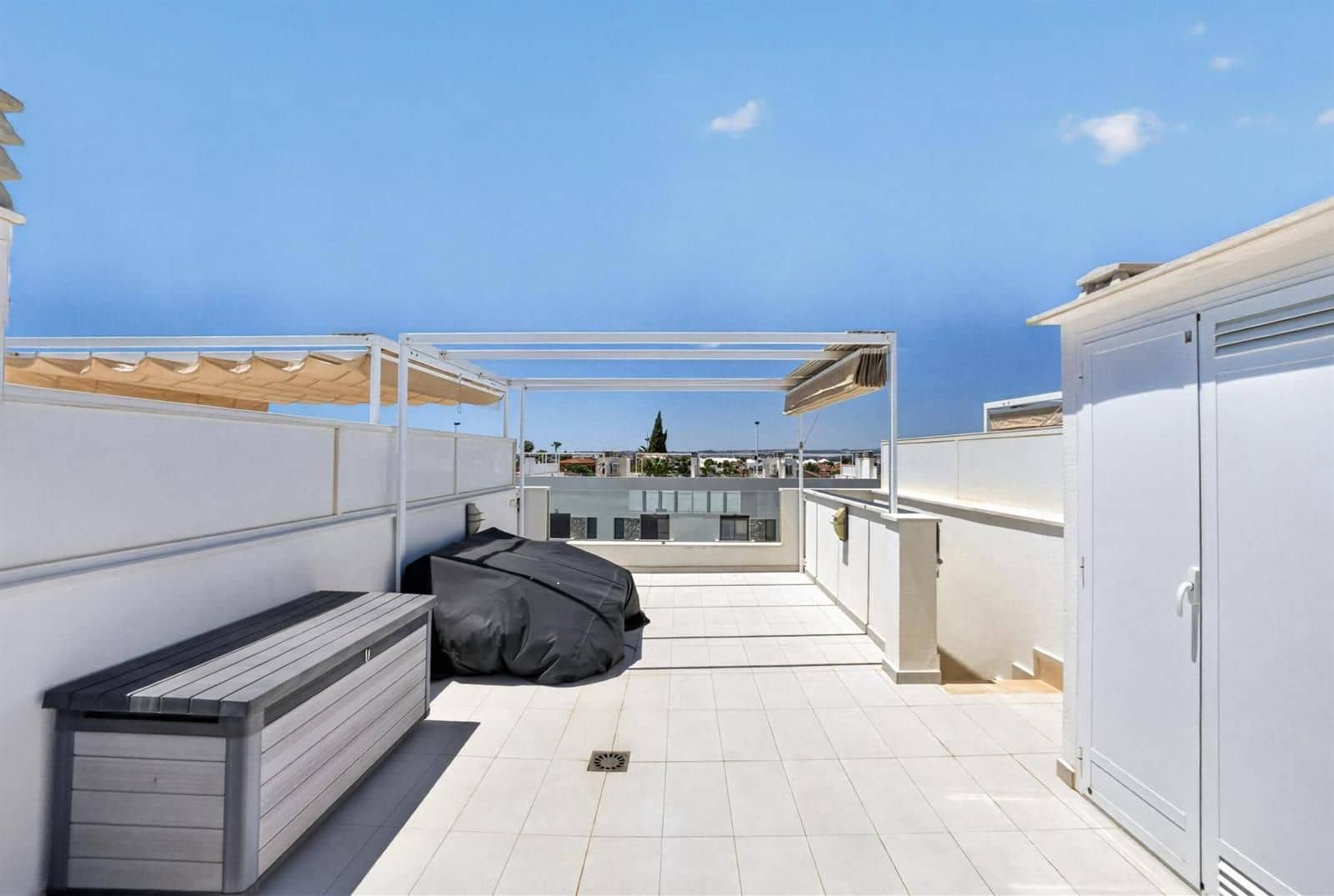 3 soverom Hus til salgs i Torrevieja med svømmebasseng garasje - € 323 000 (Ref: 9953388)