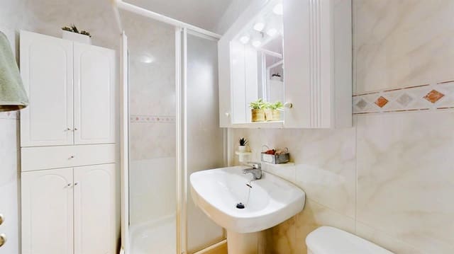 2 quarto Apartamento para venda em Playa de los Locos, Torrevieja com piscina garagem - 138 500 € (Ref: 9956281)