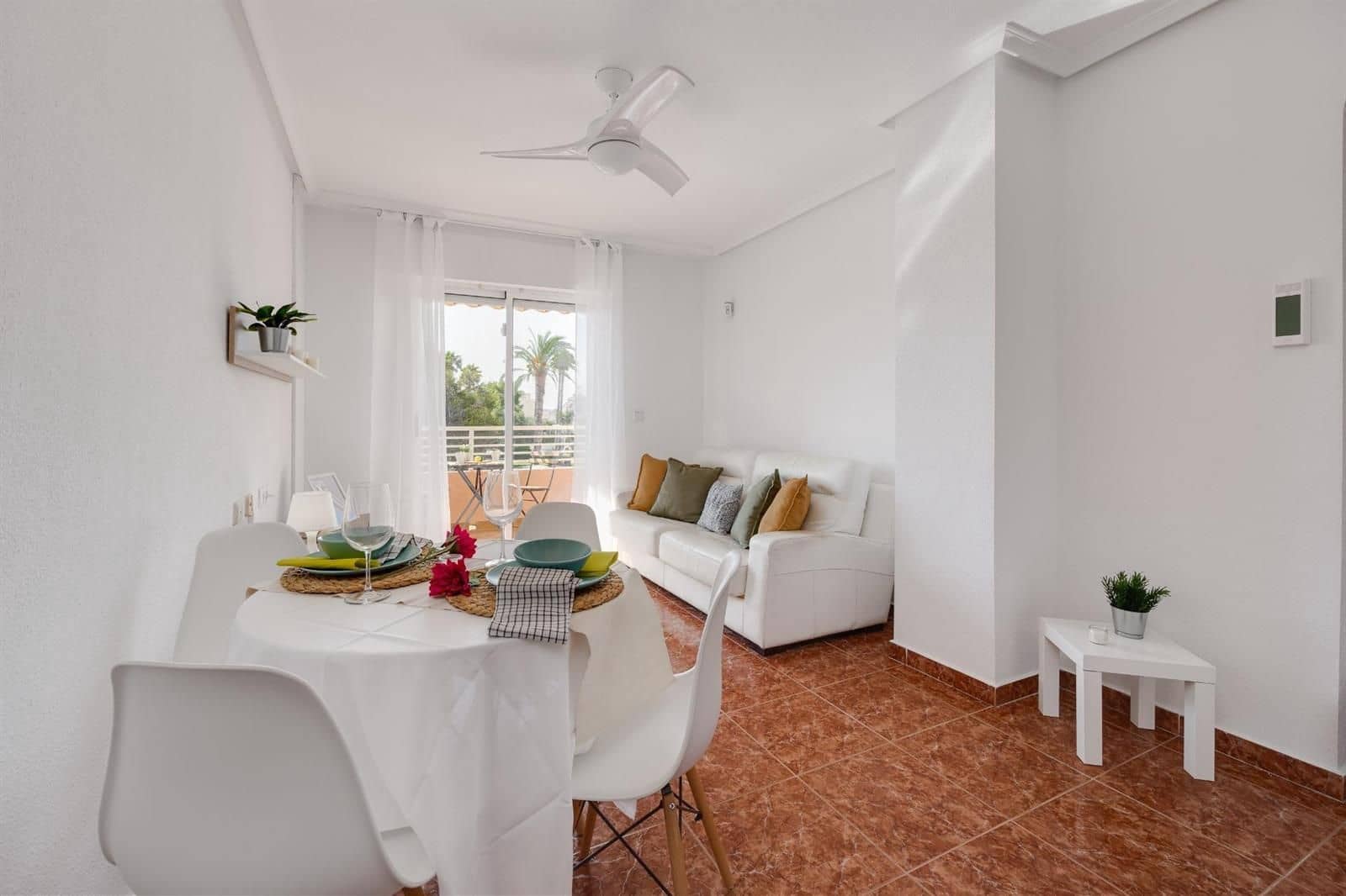 2 soverom Leilighet til salgs i Torrevieja med svømmebasseng - € 137 900 (Ref: 9956287)