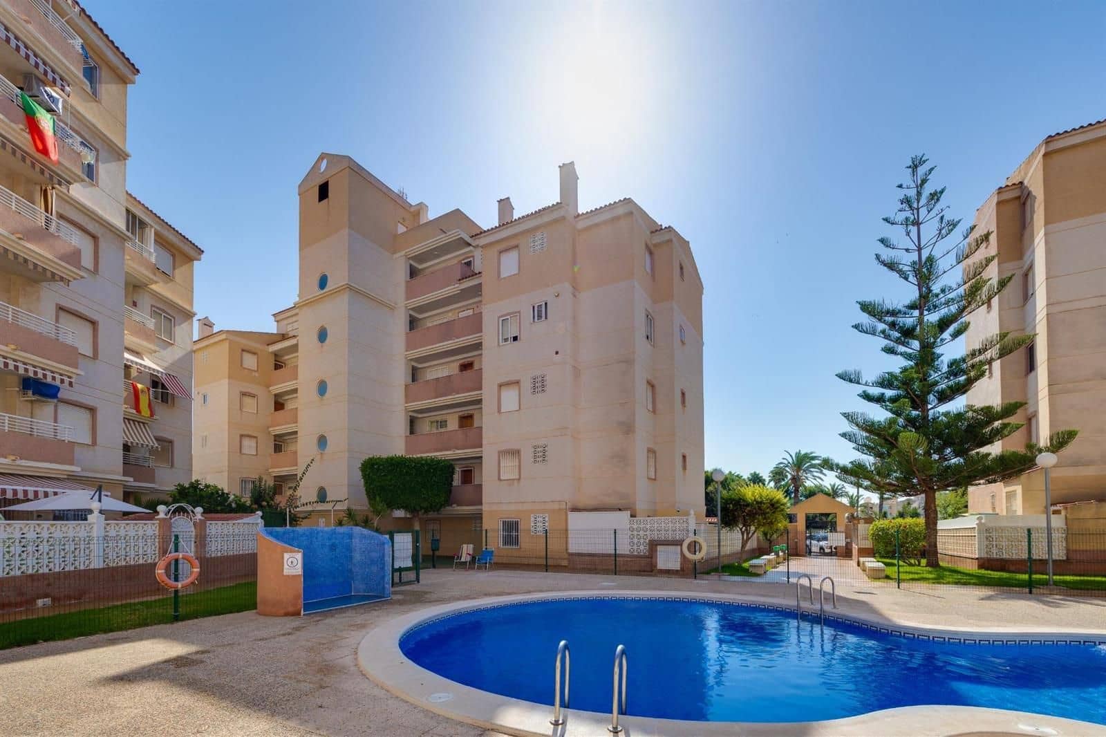 2 soverom Leilighet til salgs i Torrevieja med svømmebasseng - € 137 900 (Ref: 9956287)