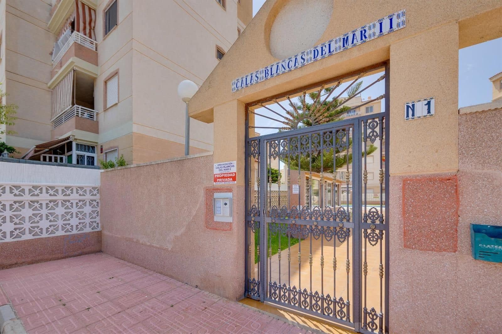2 soverom Leilighet til salgs i Torrevieja med svømmebasseng - € 137 900 (Ref: 9956287)