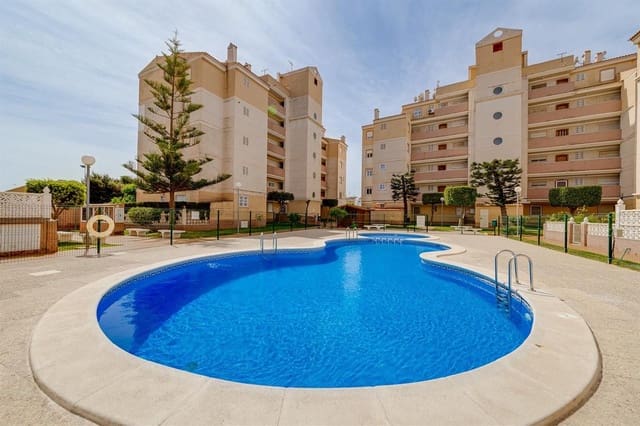 2 chambre Appartement à vendre à Nueva Torrevieja, Torrevieja avec piscine - 137 900 € (Ref: 9956287)