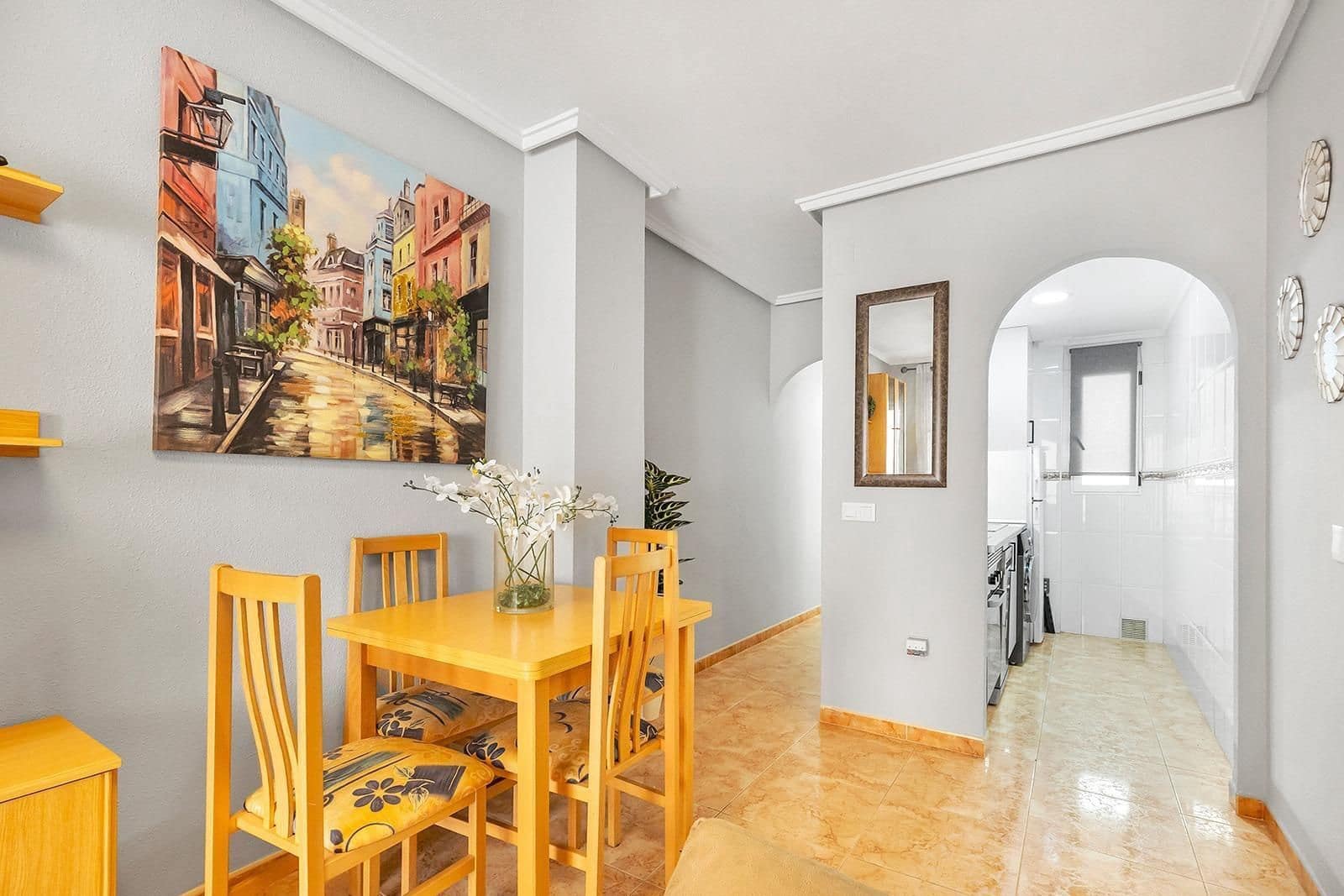 2 makuuhuone Asunto myytävänä paikassa Torrevieja mukana uima-altaan - 143 000 € (Ref: 9956290)