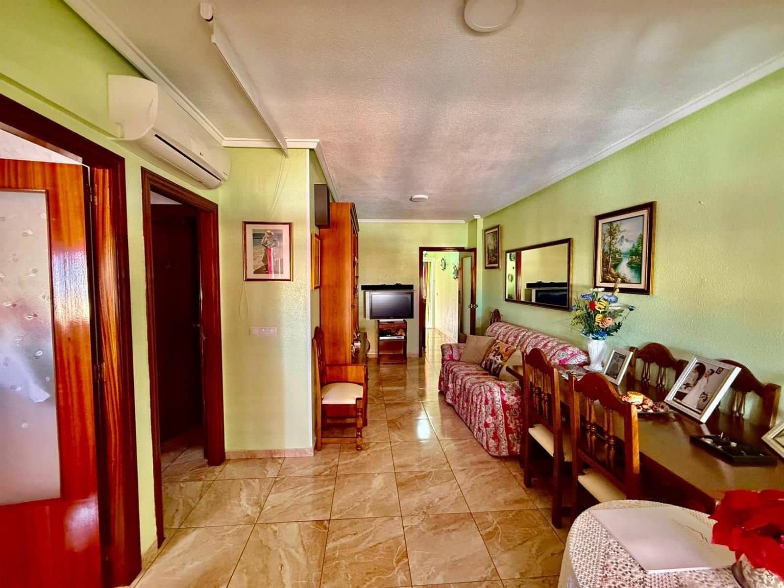 Piso de 2 habitaciones en Torrevieja en venta - 139.000 € (Ref: 9970899)