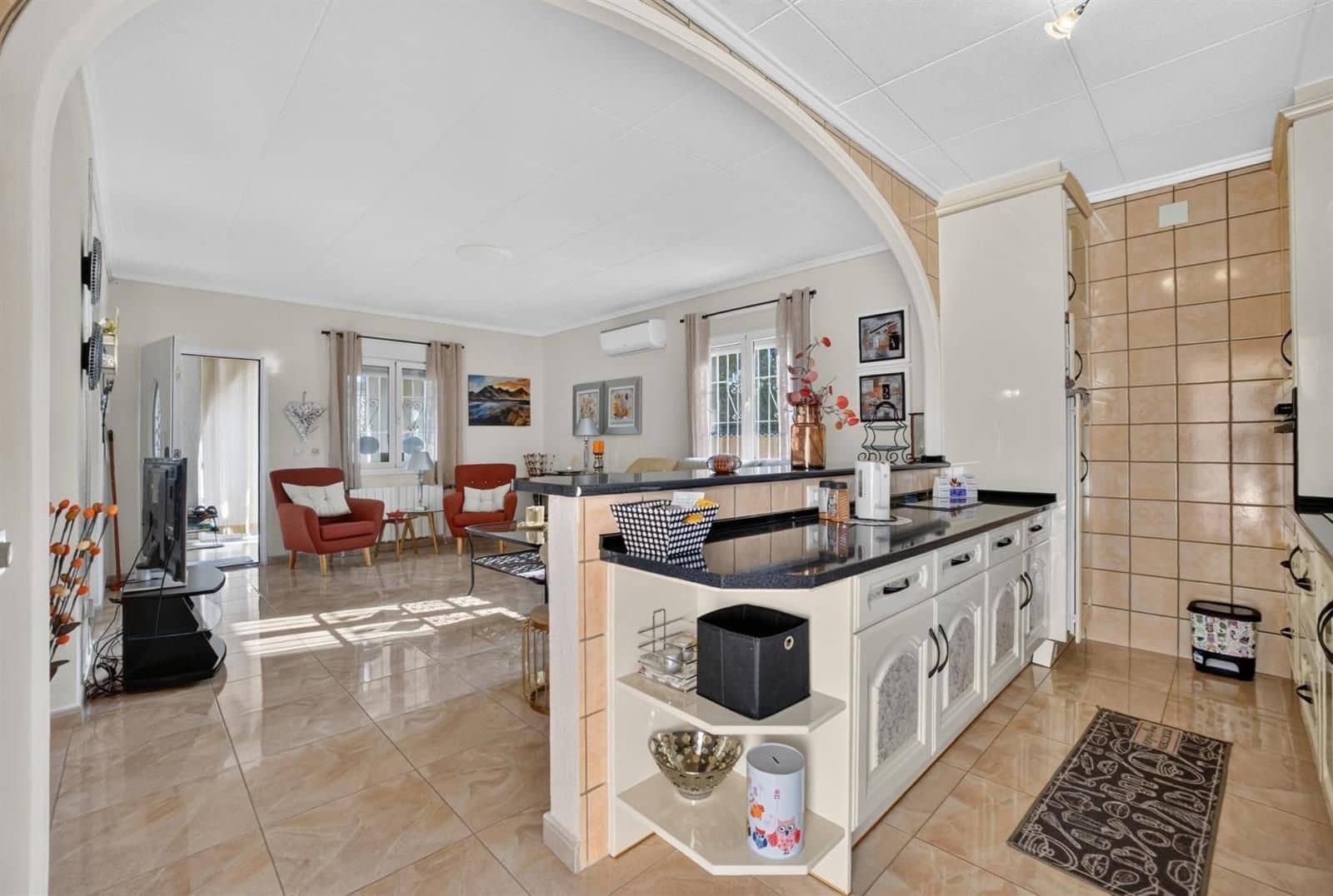 3 slaapkamer Villa te koop in San Luis met zwembad garage - € 359.000 (Ref: 9981433)