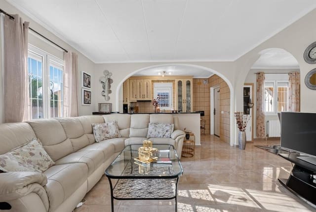 3 slaapkamer Villa te koop in San Luis, Torrevieja met zwembad garage - € 359.000 (Ref: 9981433)