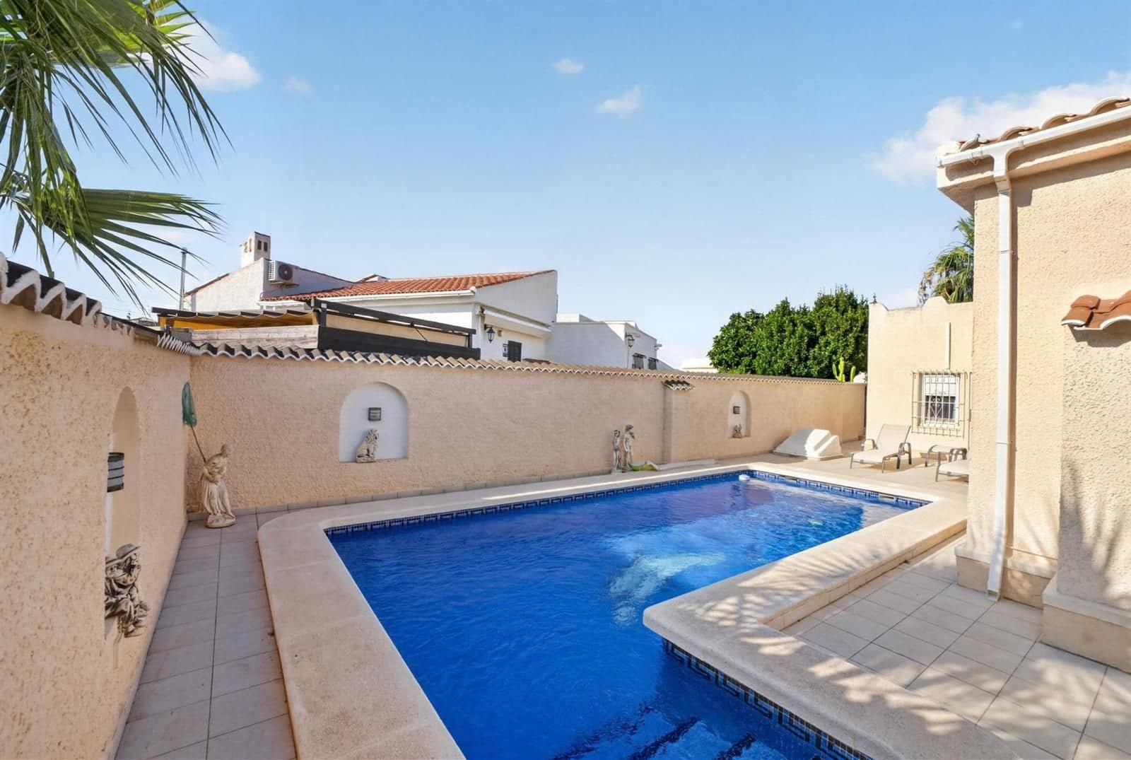 3 slaapkamer Villa te koop in San Luis met zwembad garage - € 359.000 (Ref: 9981433)