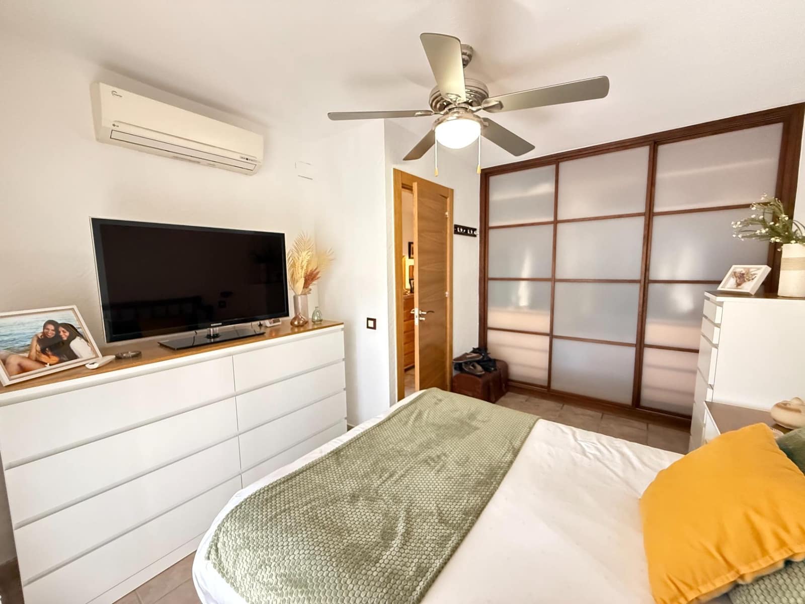3 bedroom Townhouse for sale in Torrevieja - € 320,000 (Ref: 9983355)