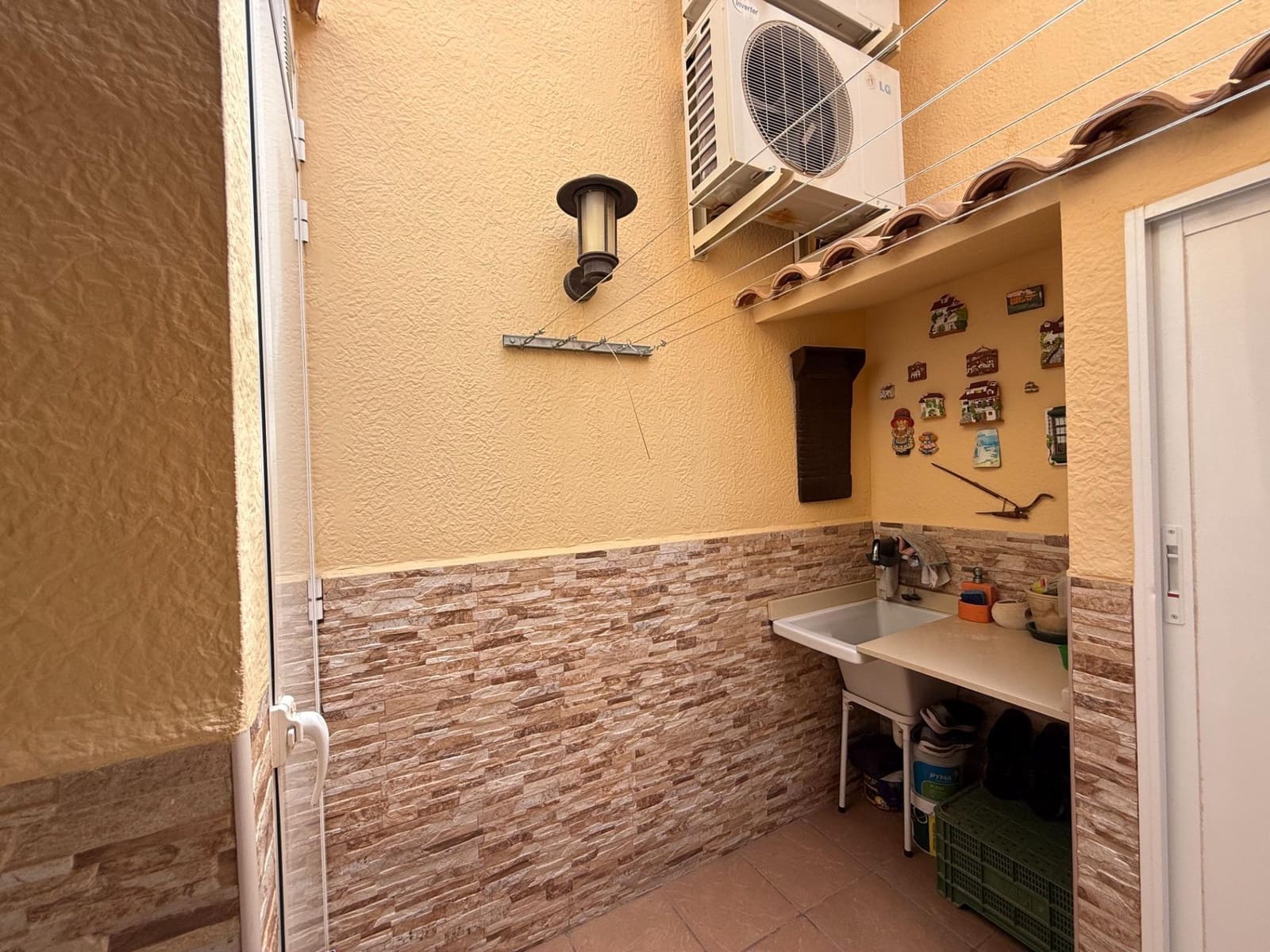 3 bedroom Townhouse for sale in Torrevieja - € 320,000 (Ref: 9983355)