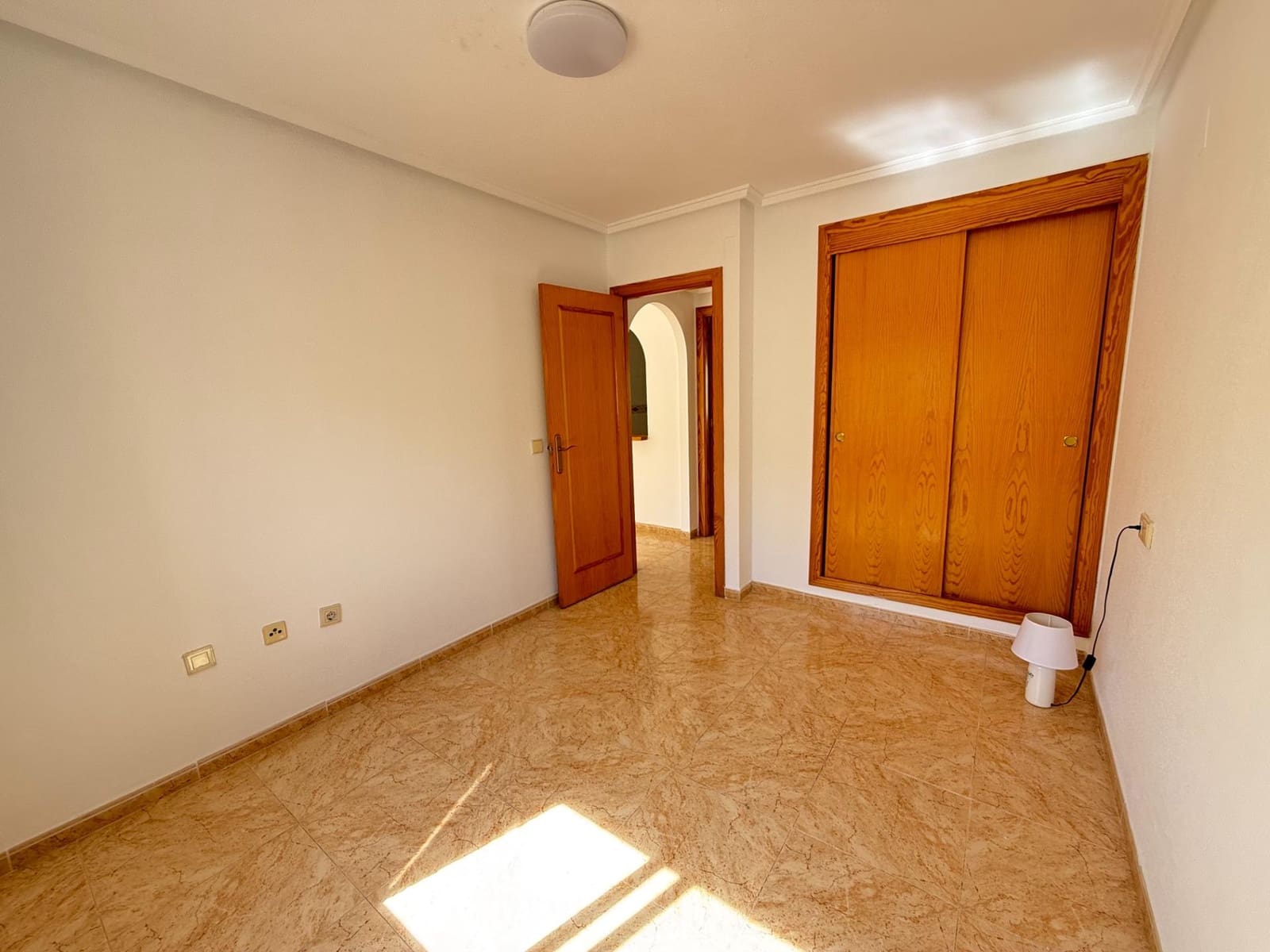 2 slaapkamer Penthouse te koop in Torrevieja - € 136.500 (Ref: 9983359)