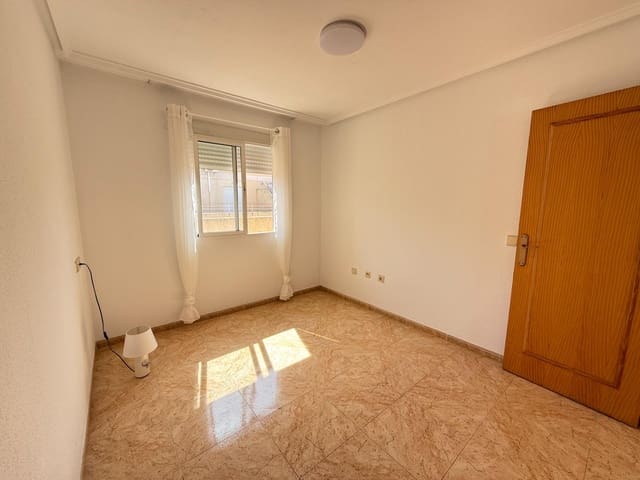 2 slaapkamer Penthouse te koop in Centro - Muelle Pesquero, Torrevieja - € 136.500 (Ref: 9983359)