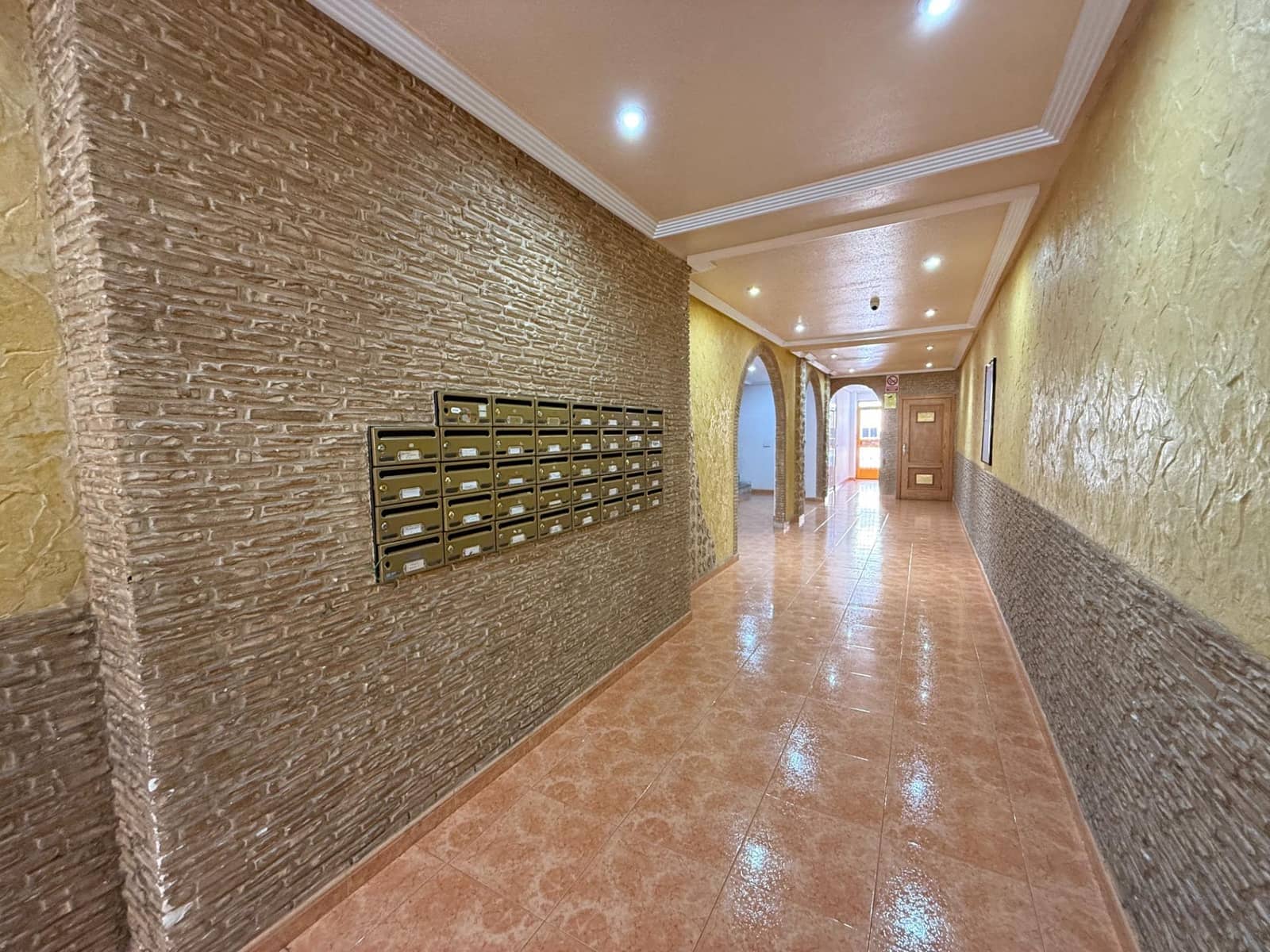 2 slaapkamer Penthouse te koop in Torrevieja - € 136.500 (Ref: 9983359)