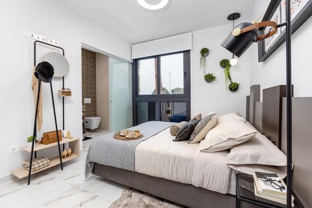 Apartamento de 2 habitaciones en El Chaparral, Torrevieja en venta - 307.000 € (Ref: 9983362)