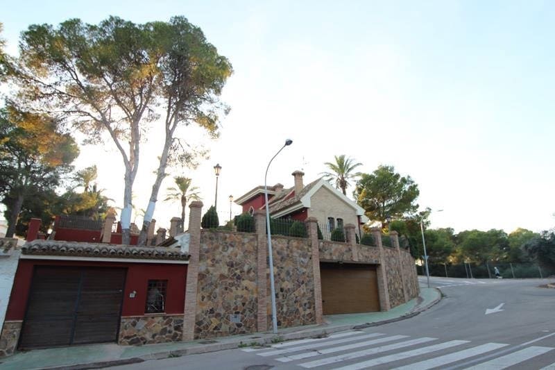 5 slaapkamer Villa te koop in Campoamor - € 1.250.000 (Ref: 9983377)