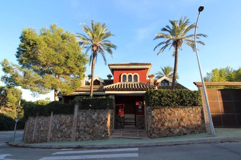 5 slaapkamer Villa te koop in Campoamor - € 1.250.000 (Ref: 9983377)