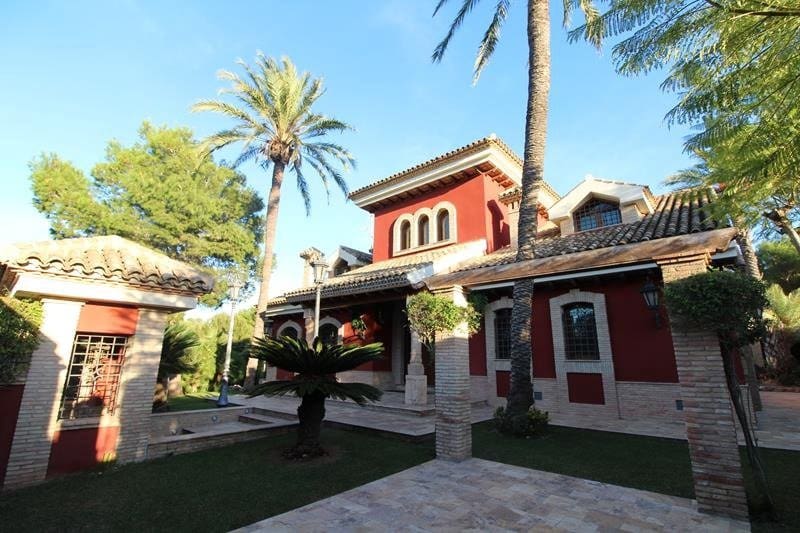 5 slaapkamer Villa te koop in Campoamor - € 1.250.000 (Ref: 9983377)