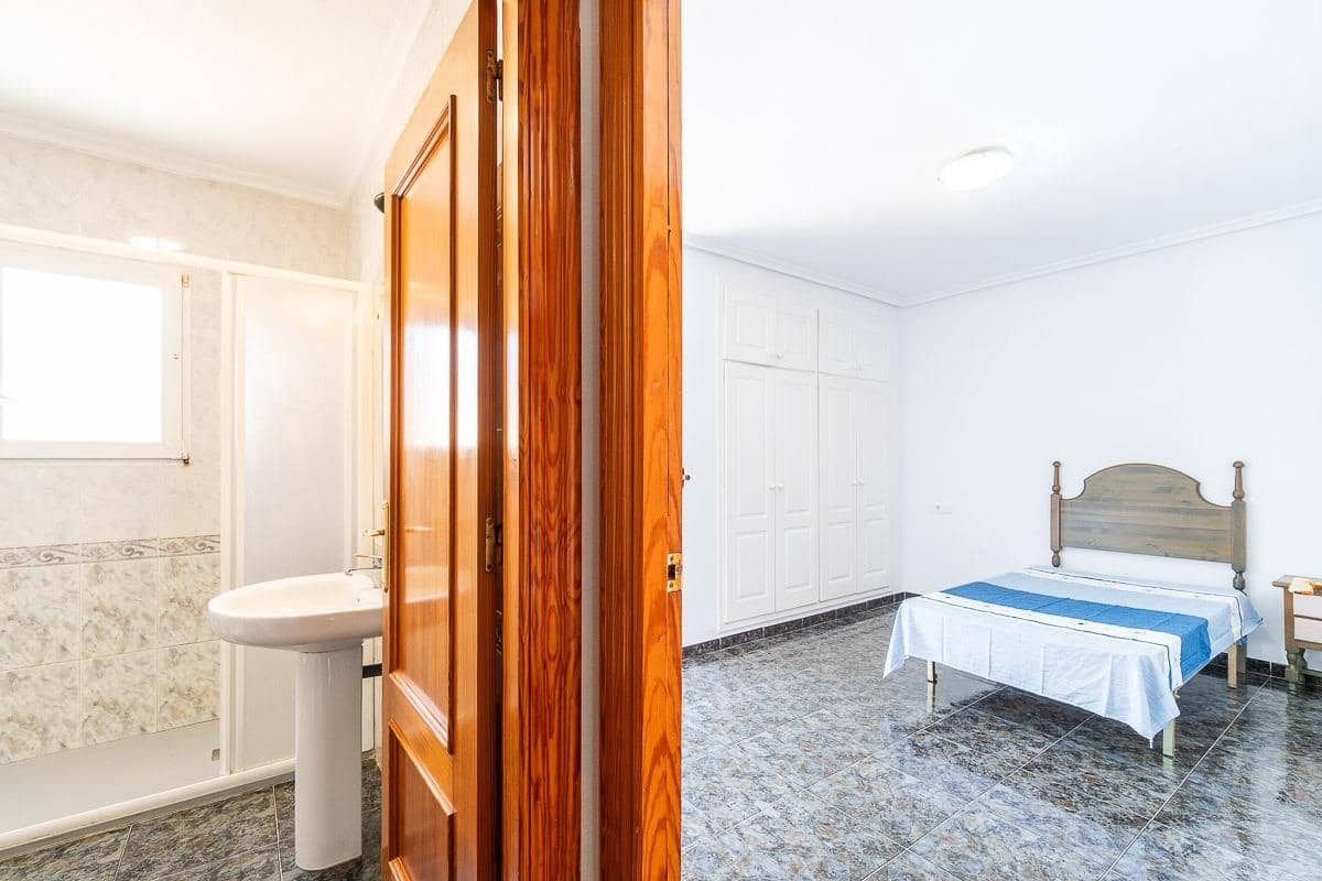 3 soveværelse Semi-Rækkehus til salg i Playa Flamenca - € 297.000 (Ref: 9983384)
