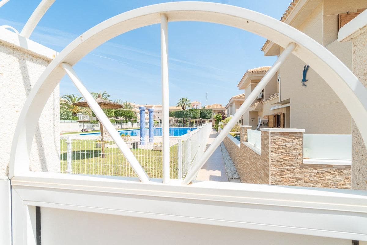 2 slaapkamer Huis te koop in Playa Flamenca - € 264.000 (Ref: 9983388)