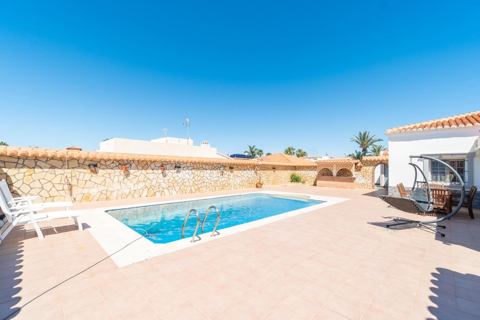 4 Zimmer Villa zu verkaufen in Torrevieja - 530.000 € (Ref: 9983389)