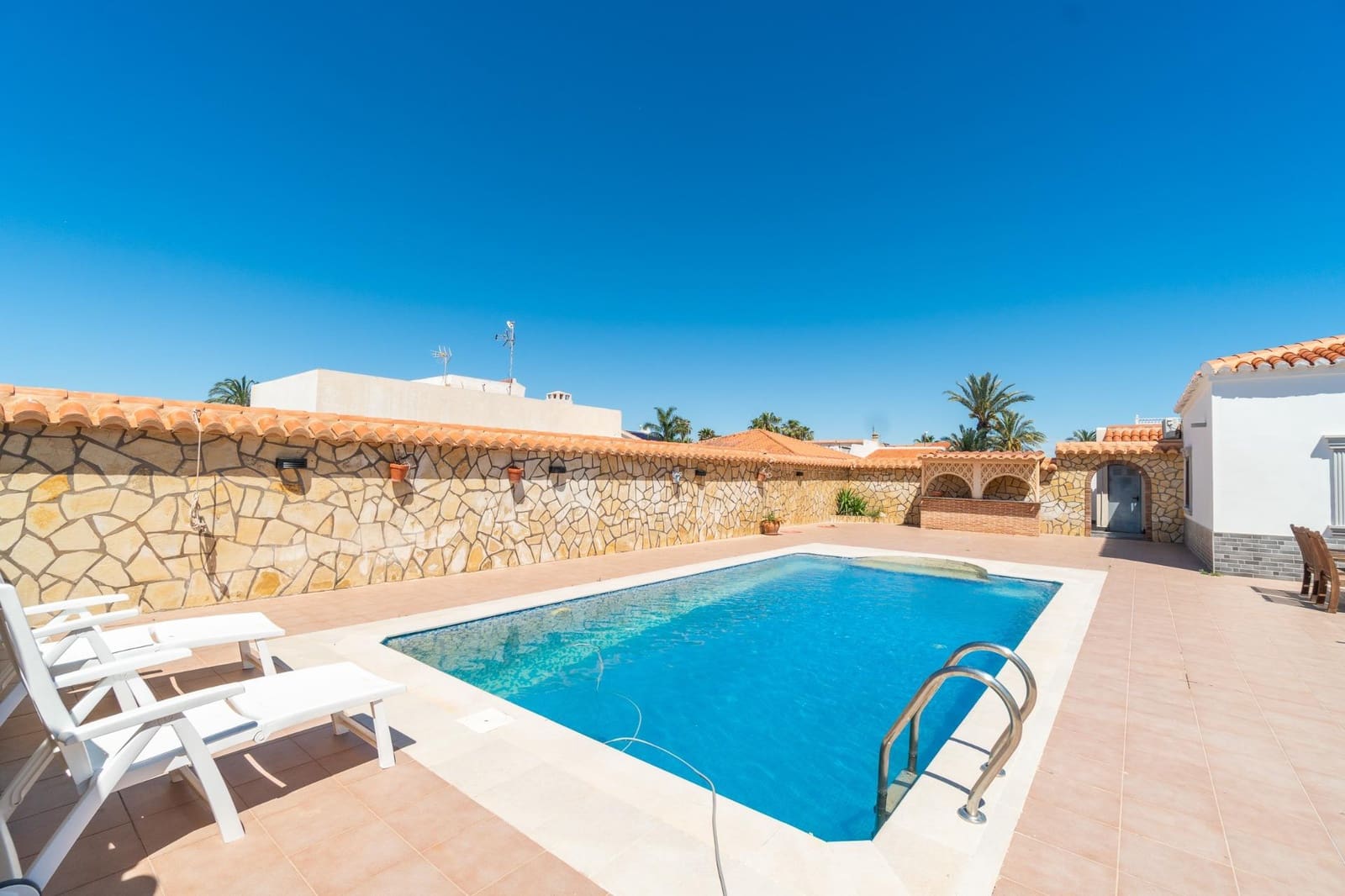 4 Zimmer Villa zu verkaufen in Torrevieja - 530.000 € (Ref: 9983389)
