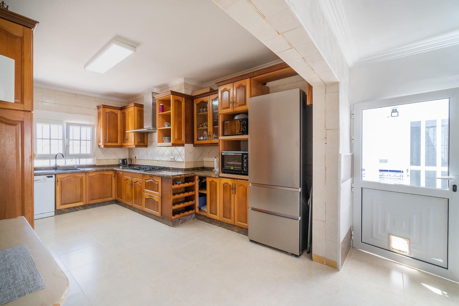 4 Zimmer Villa zu verkaufen in Torrevieja - 530.000 € (Ref: 9983389)
