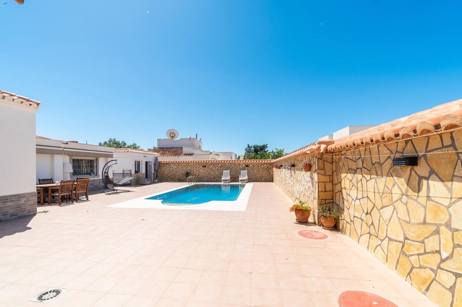 4 Zimmer Villa zu verkaufen in Torrevieja - 530.000 € (Ref: 9983389)