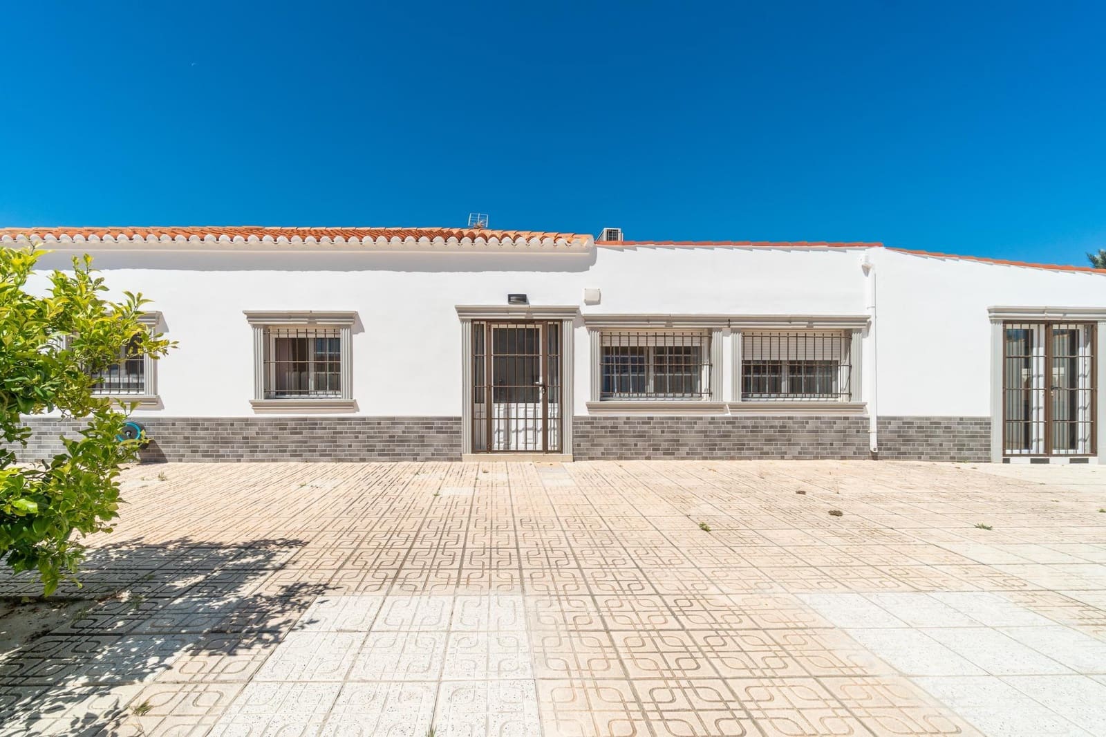4 Zimmer Villa zu verkaufen in Torrevieja - 530.000 € (Ref: 9983389)