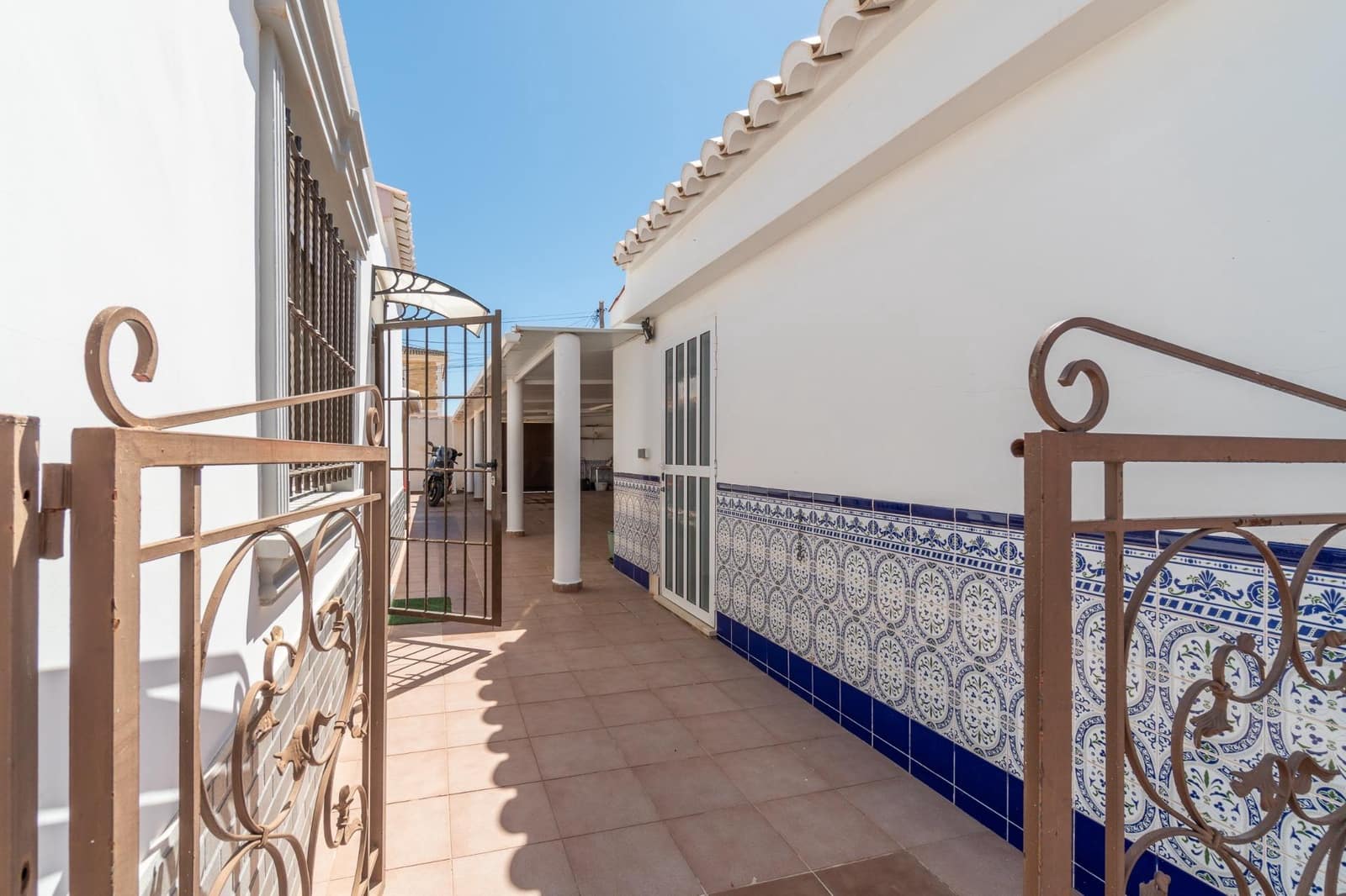4 Zimmer Villa zu verkaufen in Torrevieja - 530.000 € (Ref: 9983389)