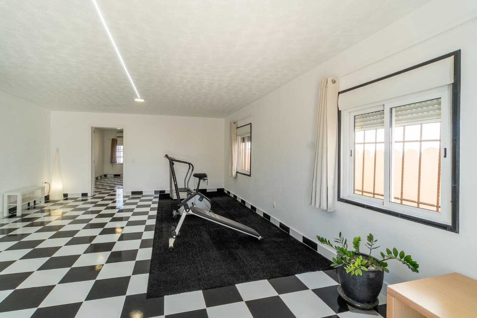4 Zimmer Villa zu verkaufen in Torrevieja - 530.000 € (Ref: 9983389)