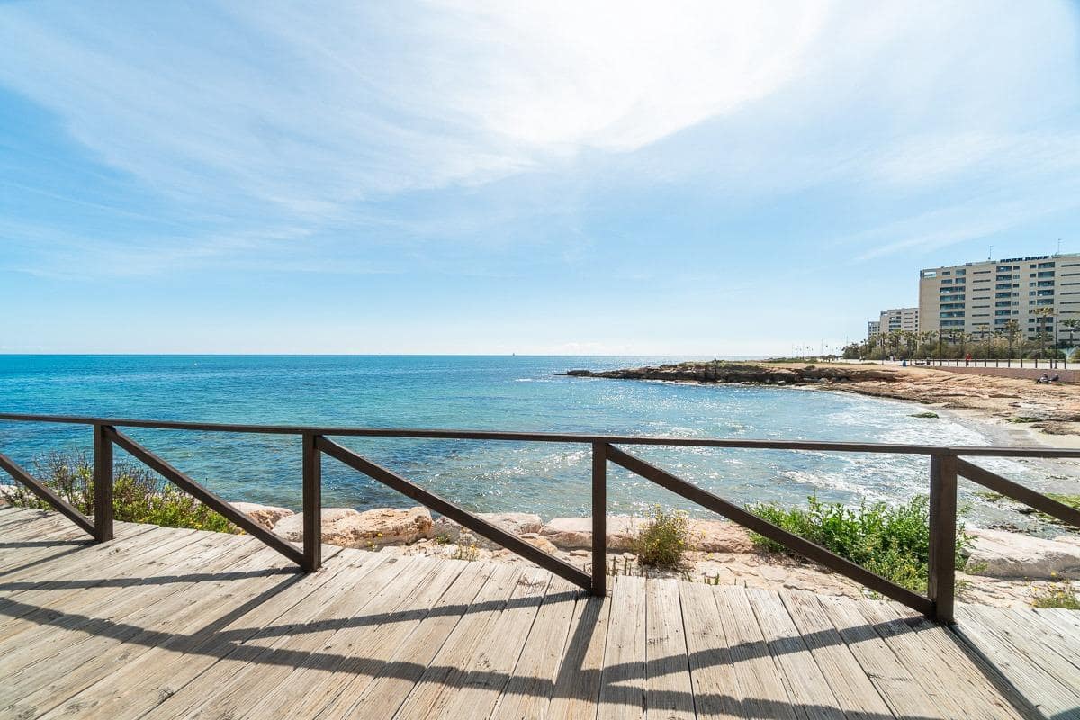 Apartamento de 2 habitaciones en Orihuela Costa en venta - 219.000 € (Ref: 9983391)