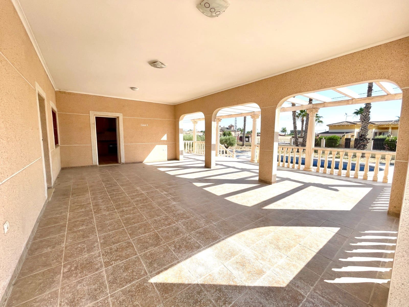 4 soveværelse Villa til salg i Catral - € 630.000 (Ref: 9983398)