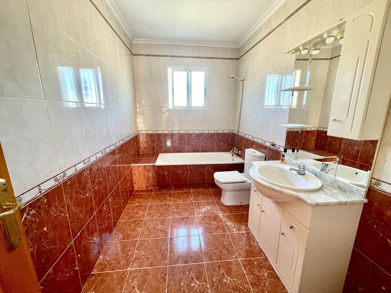 4 soveværelse Villa til salg i Catral - € 630.000 (Ref: 9983398)