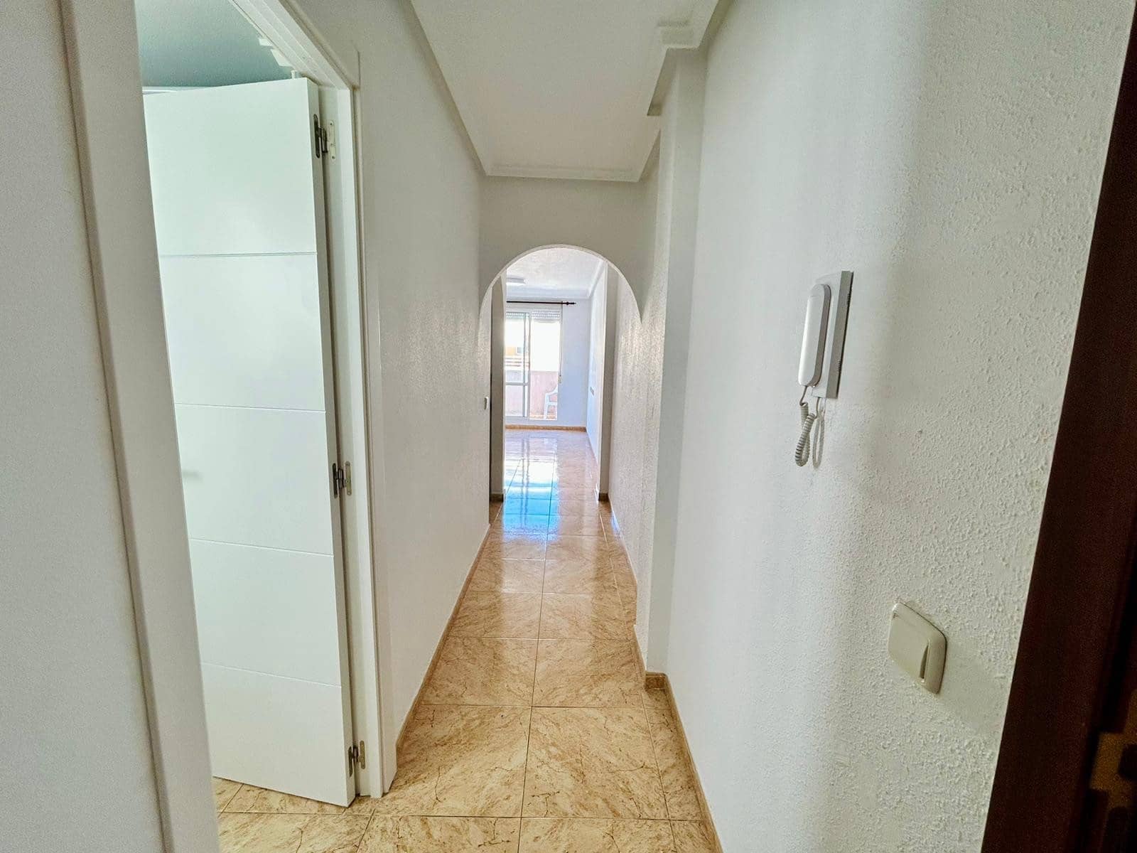 2 bedroom Apartment for sale in Torrevieja - € 136,500 (Ref: 9983399)