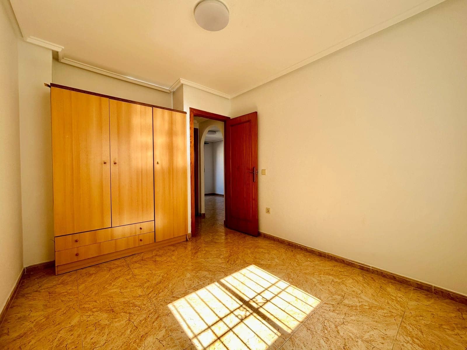 2 bedroom Apartment for sale in Torrevieja - € 136,500 (Ref: 9983399)