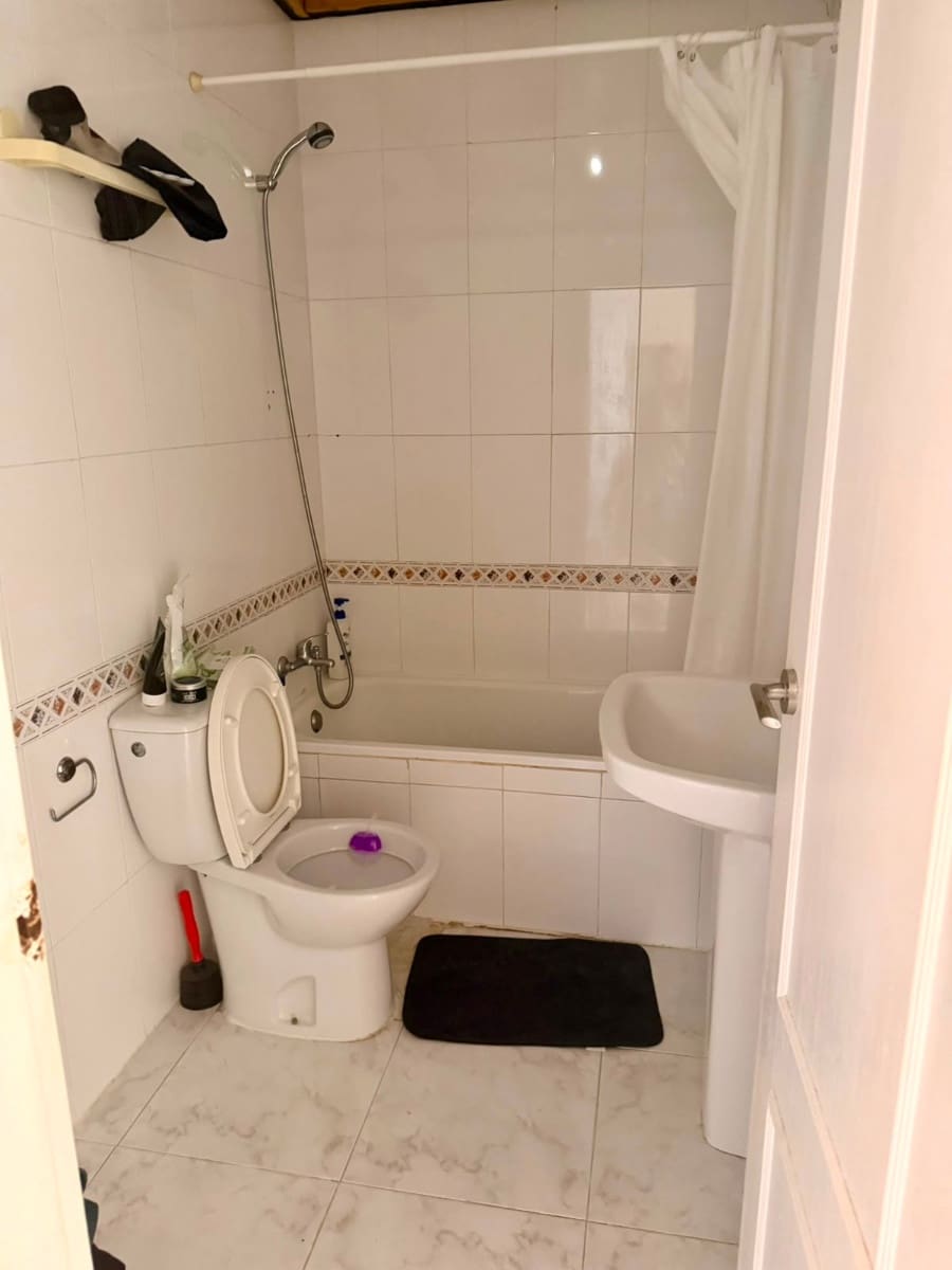 2 bedroom Apartment for sale in Torrevieja - € 110,000 (Ref: 9983400)
