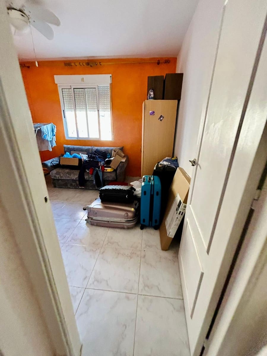 2 bedroom Apartment for sale in Torrevieja - € 110,000 (Ref: 9983400)