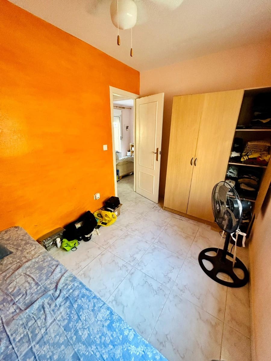 2 bedroom Apartment for sale in Torrevieja - € 110,000 (Ref: 9983400)