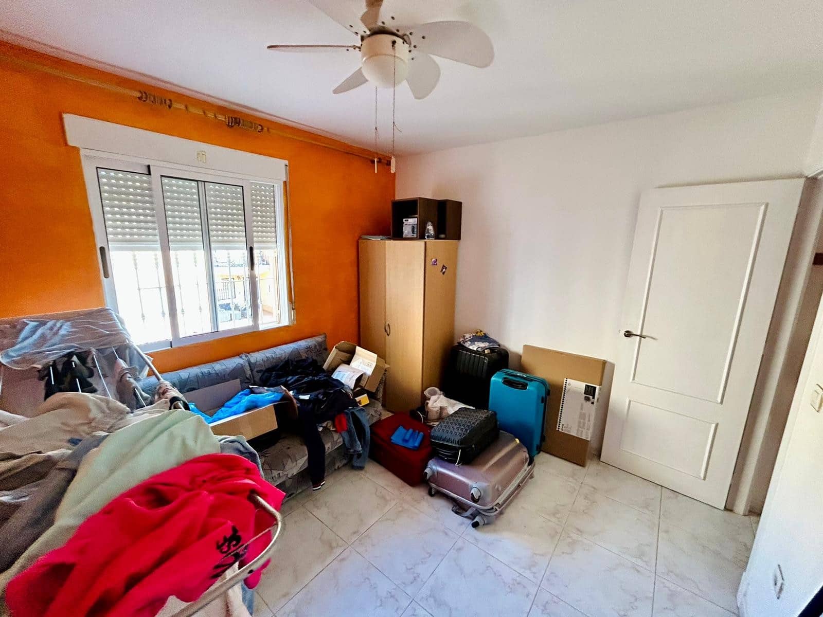 2 bedroom Apartment for sale in Torrevieja - € 110,000 (Ref: 9983400)