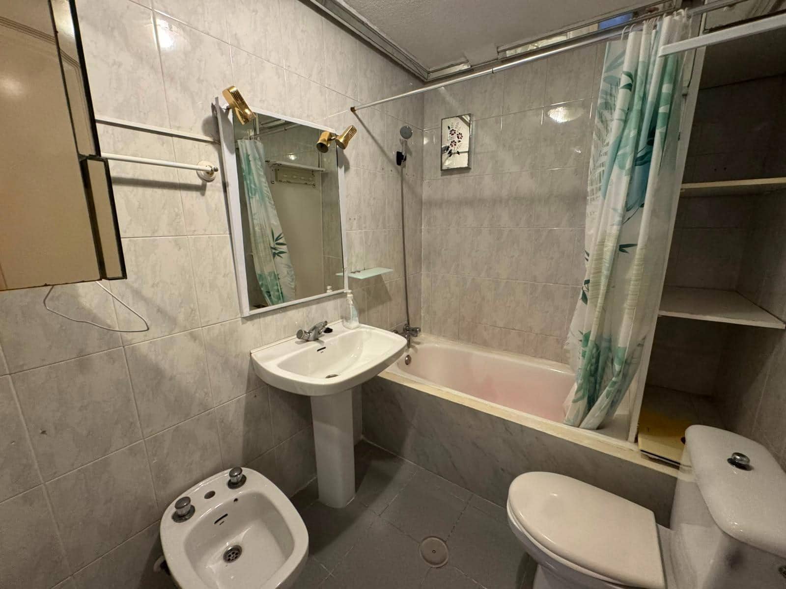 Apartment zu verkaufen in Torrevieja - 89.900 € (Ref: 9983402)
