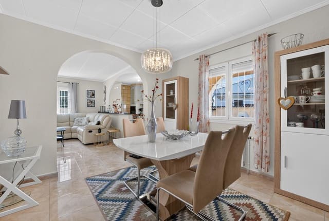 3 makuuhuone Huvila myytävänä paikassa San Luis, Torrevieja - 359 000 € (Ref: 9983406)