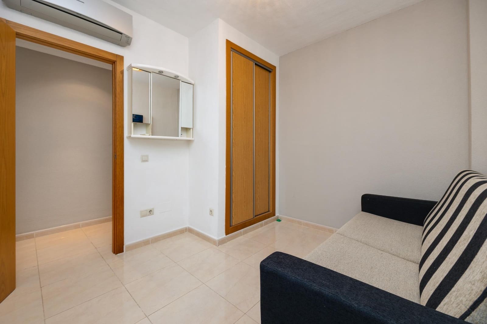 2 bedroom Apartment for sale in Torrevieja - € 169,900 (Ref: 9983412)