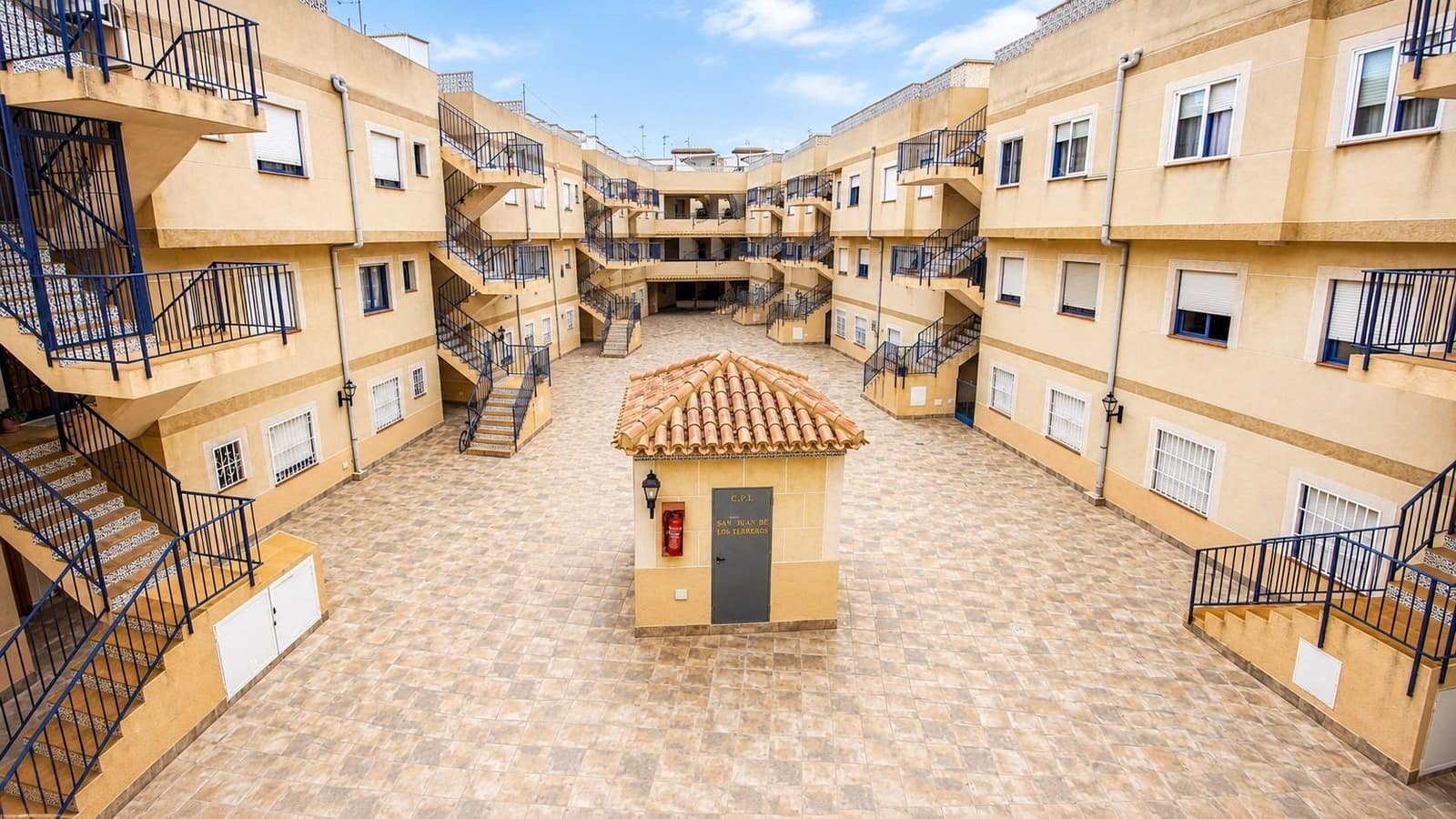3 Zimmer Apartment zu verkaufen in Torrevieja - 127.000 € (Ref: 9983414)
