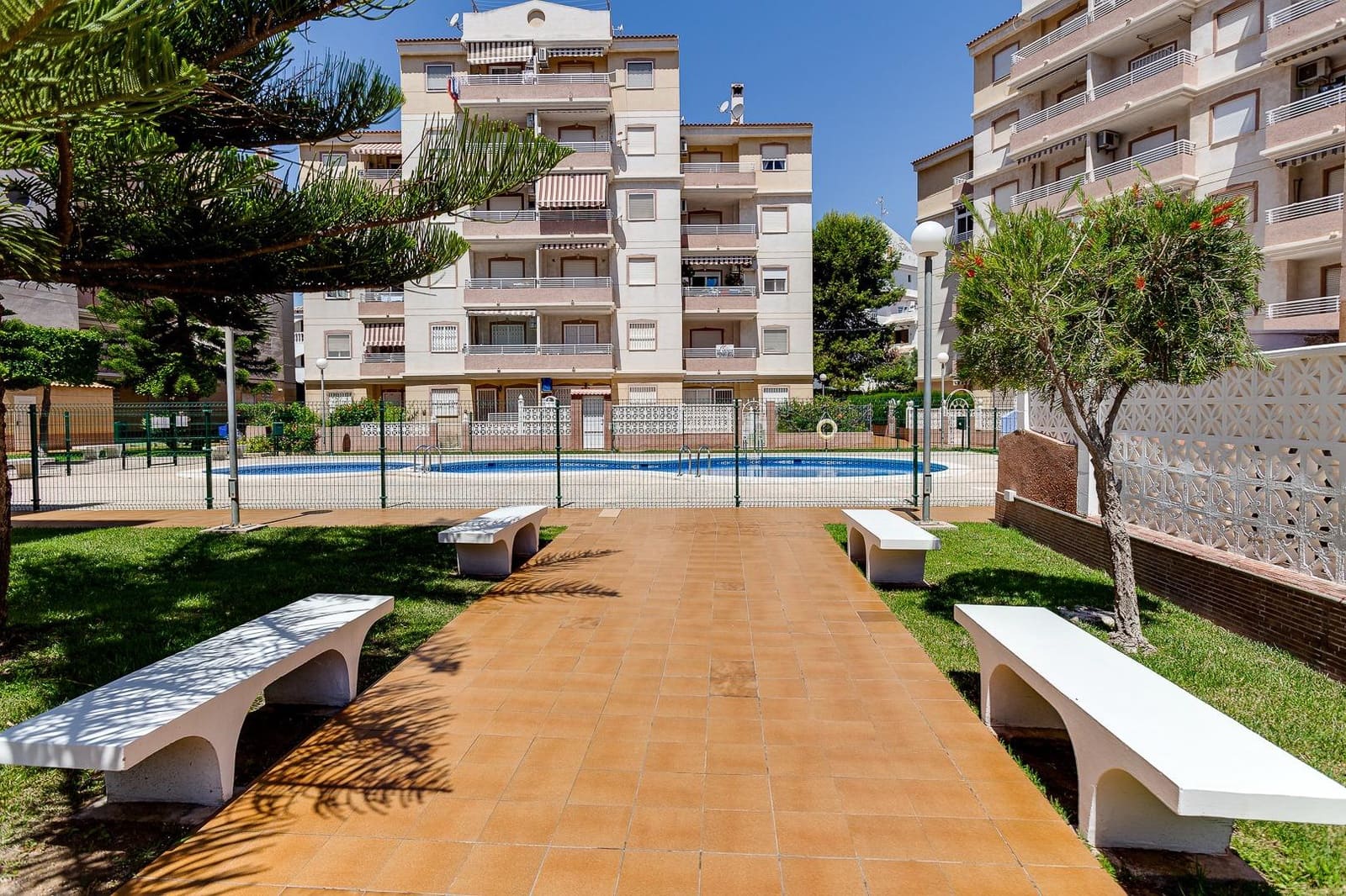 2 chambre Appartement à vendre à Torrevieja - 137 900 € (Ref: 9983423)