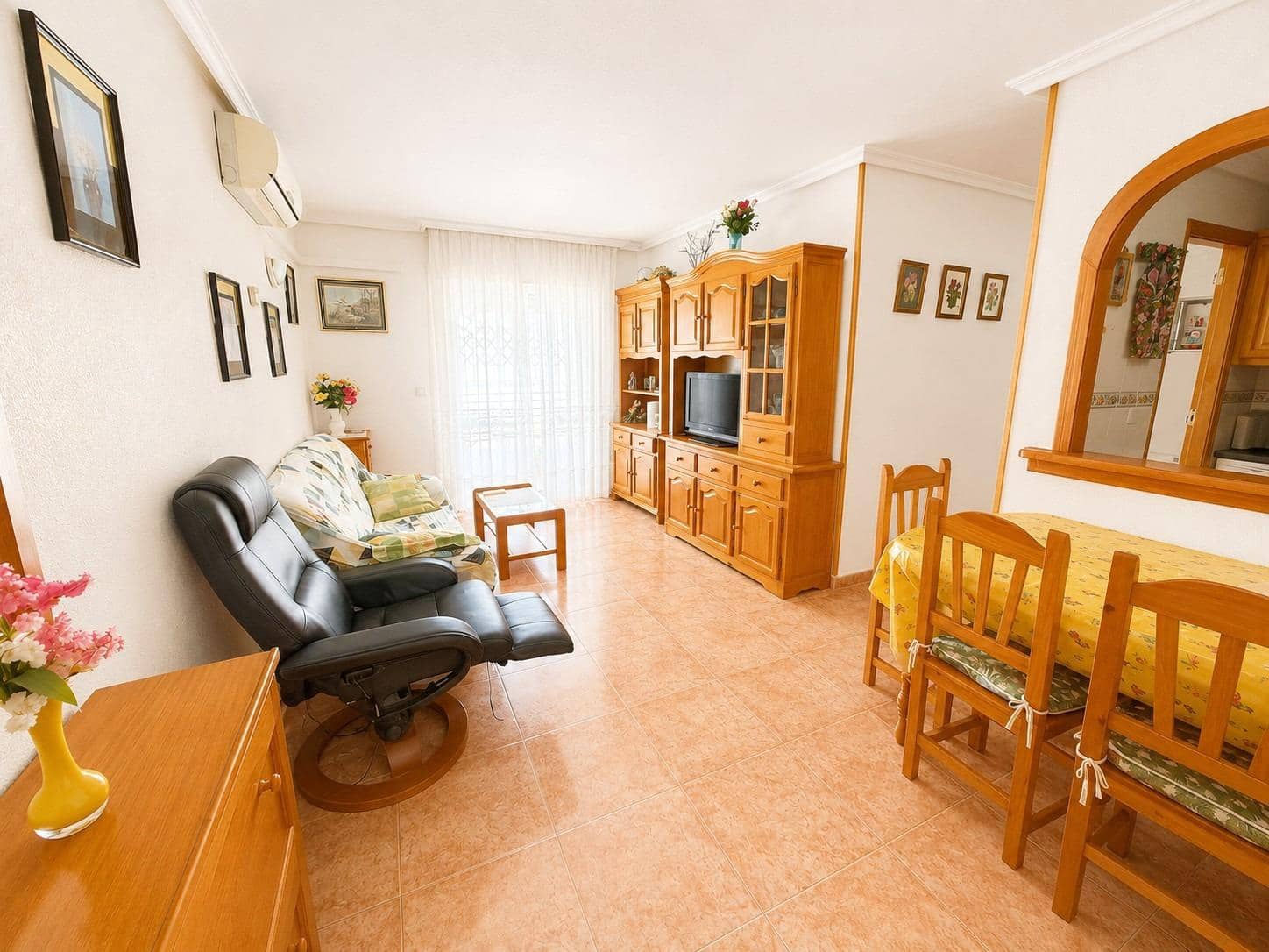 2 makuuhuone Huoneisto myytävänä paikassa Torrevieja - 127 000 € (Ref: 9983426)